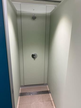Photo of the shower facilities at the Wimbledon YMCA.