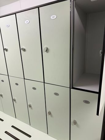 Photo of the locker facilities at the Wimbledon YMCA.